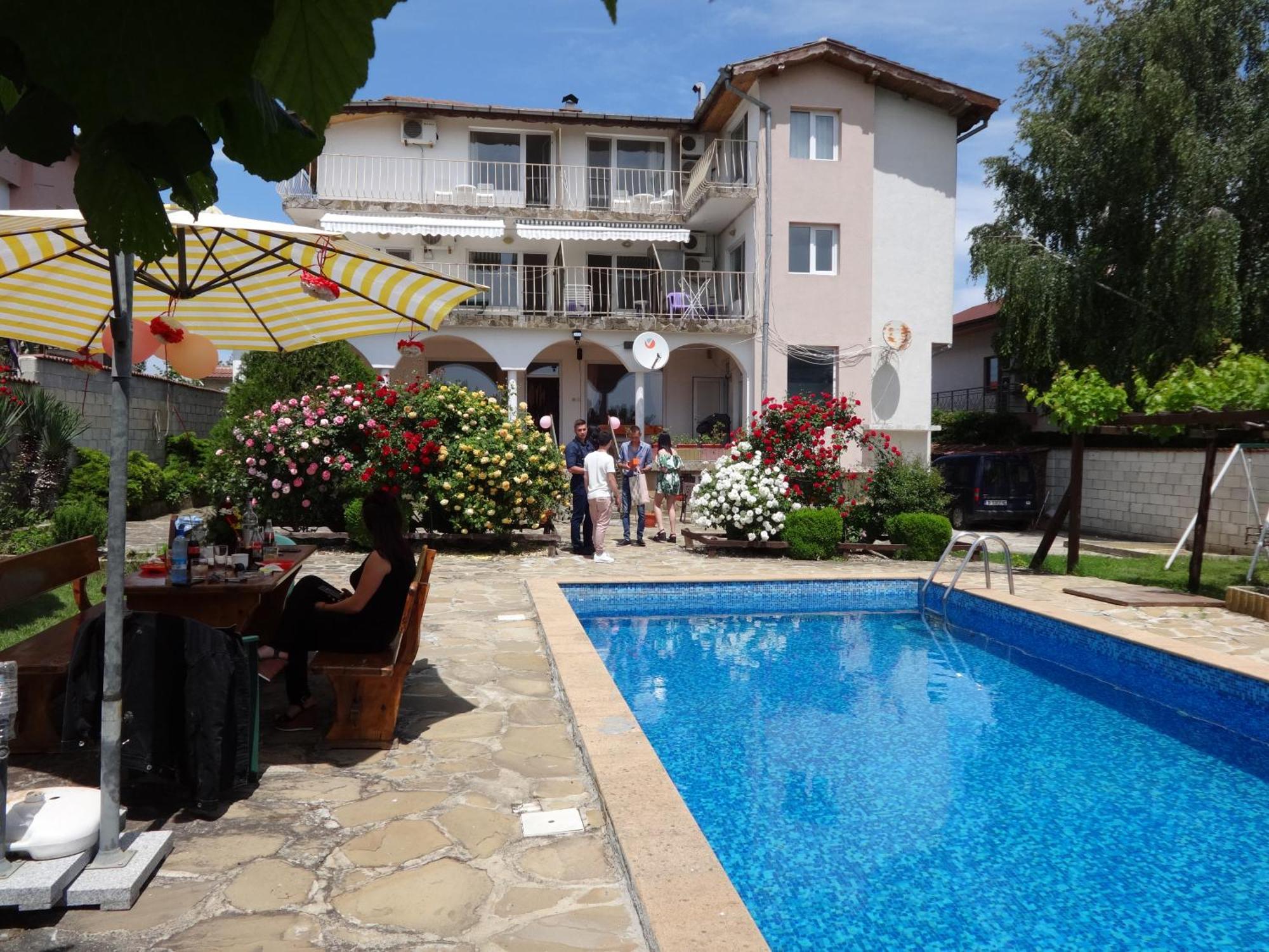 Бялата Къща Hotel Близнаци Екстериор снимка