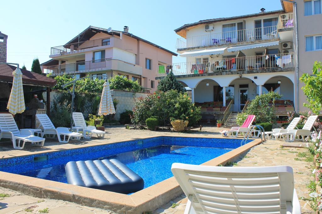 Бялата Къща Hotel Близнаци Екстериор снимка