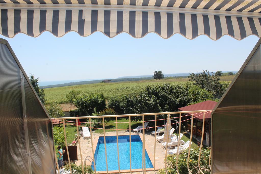 Бялата Къща Hotel Близнаци Екстериор снимка